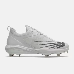 New Balance – White/Black FuelCell 4040v6 Metal Spikes (L4040TW6)